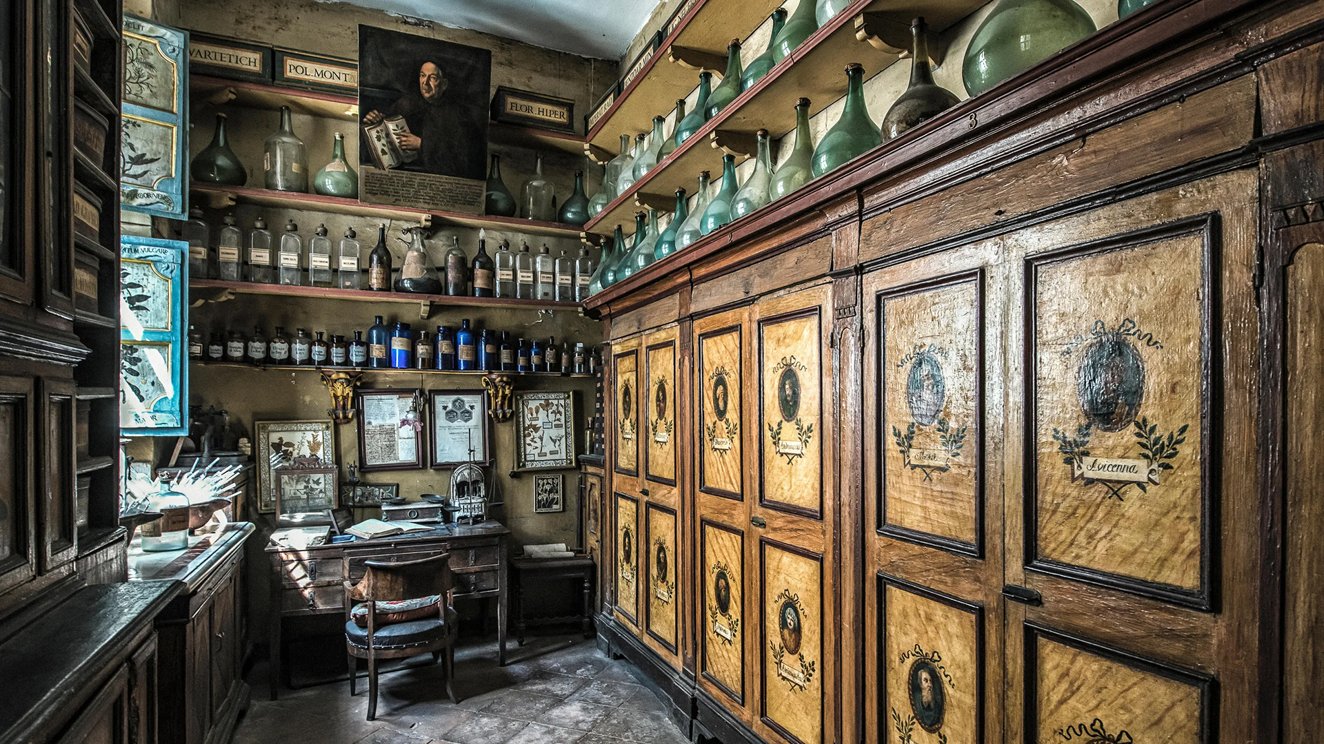 Apothecary-of-Santa-Maria-della-Scala
